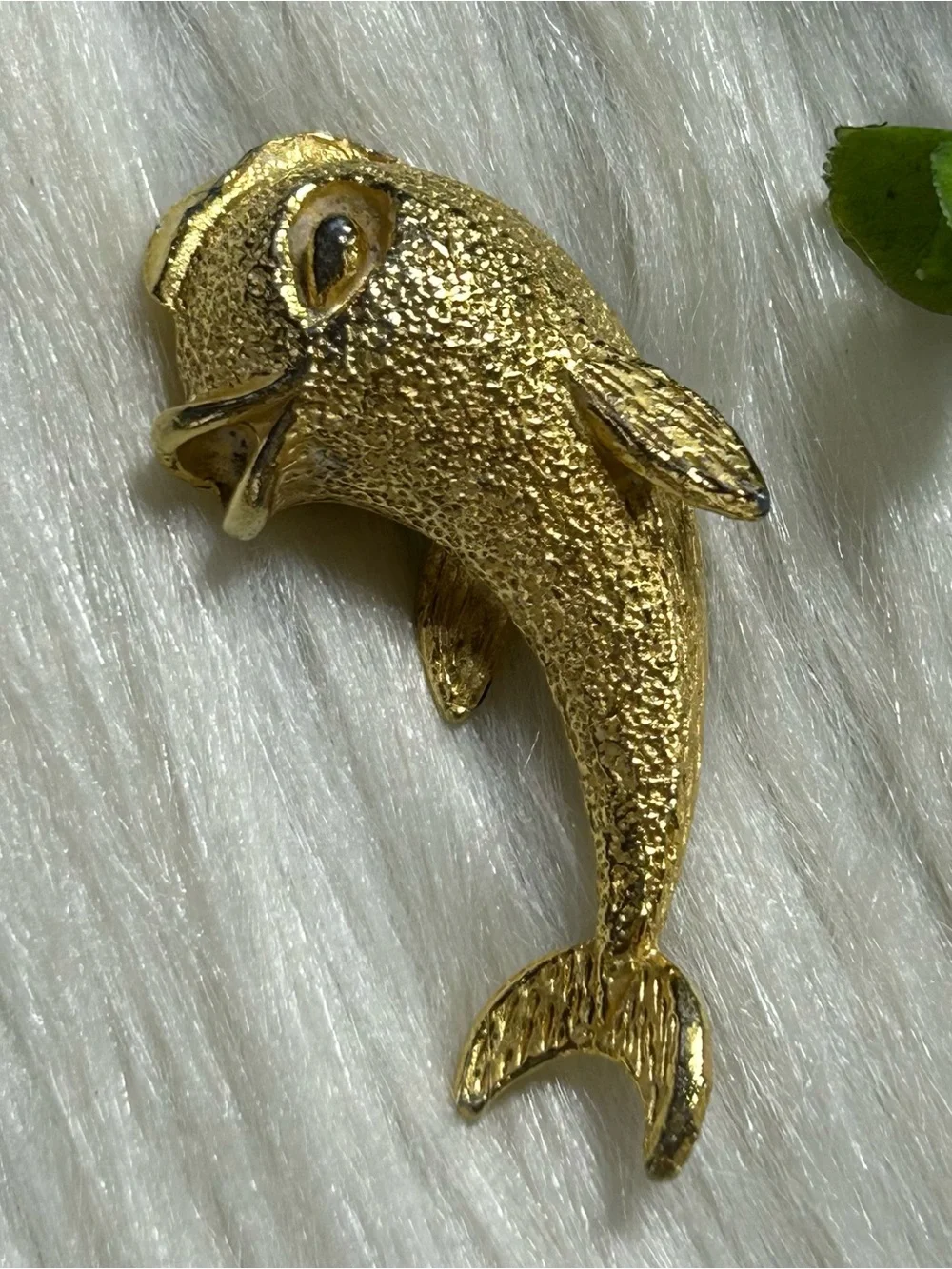 Vintage Dolphin textured gold tone brooch